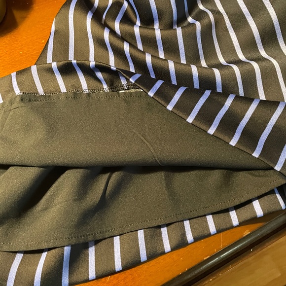 Banana Republic Silky Striped Tank. - Picture 4 of 4